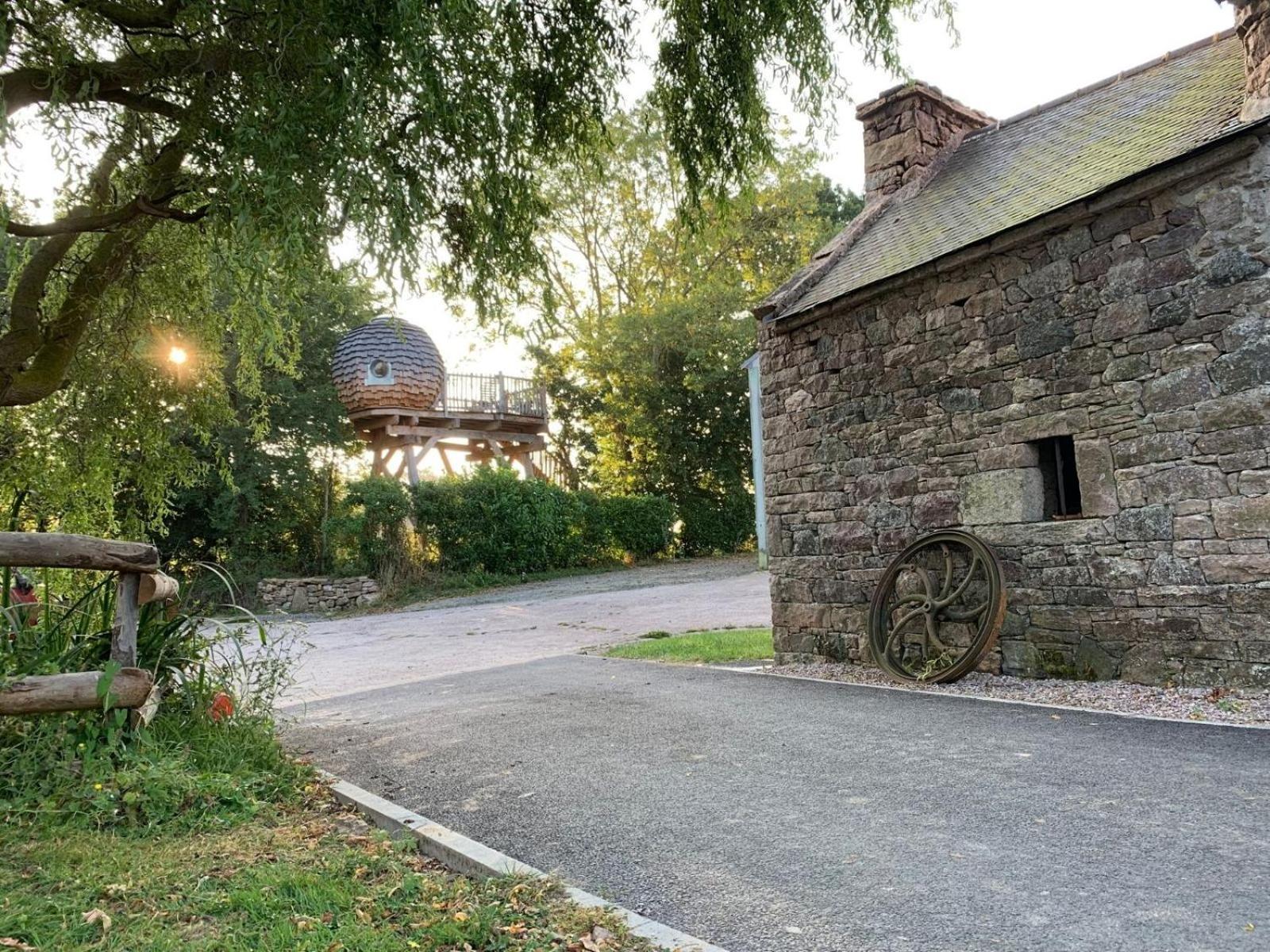 La Ville Es Renais - Ferme Et Maison D'Hotes Insolite Erquy Exterior foto